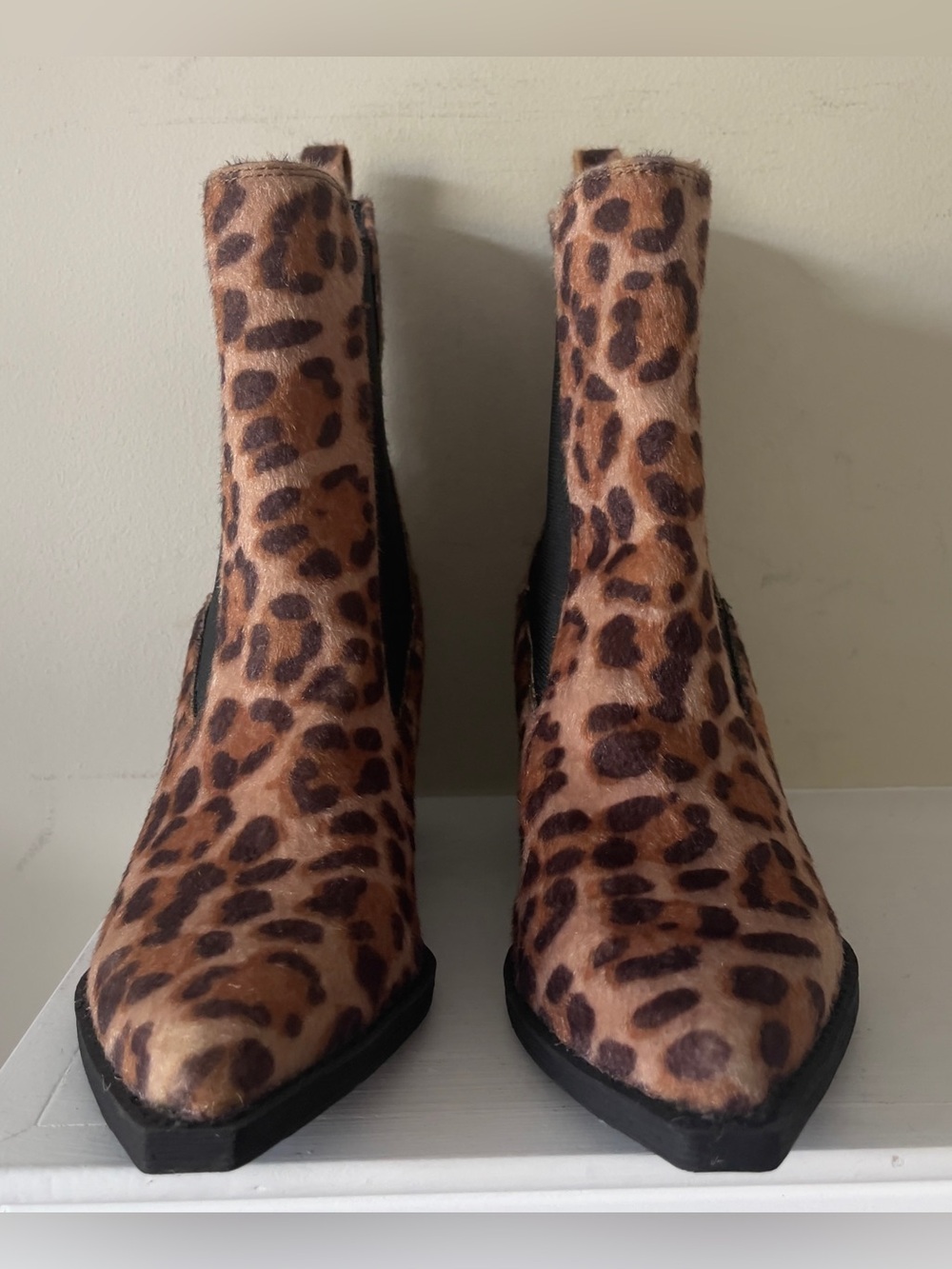 DV by Dolce Vita Jerico A Leopard Print Chelsea Bootie in Tan and Brown NWOB 6.5 - Picture 3 of 8